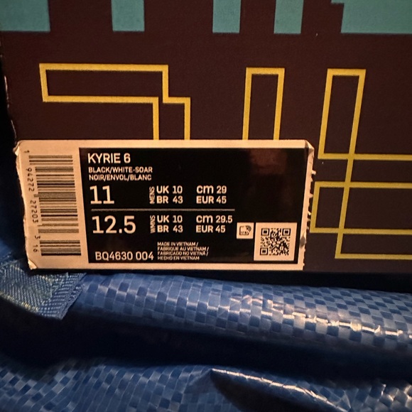 Nike sneaker men size11 smoke free and pet free home in original box - Picture 8 of 9